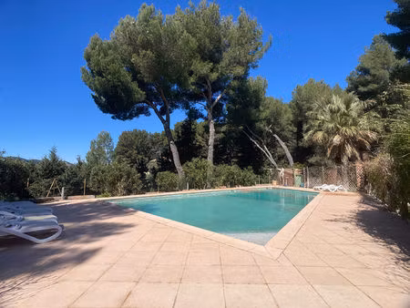 exclusivité ! appartement de type 4 dans le calme de la pinède