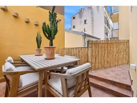 charmant 3 pièces au port de nice avec terrasse