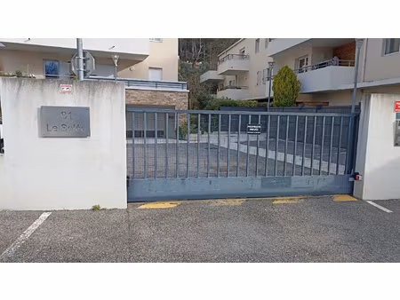 place de parking en sous-sol