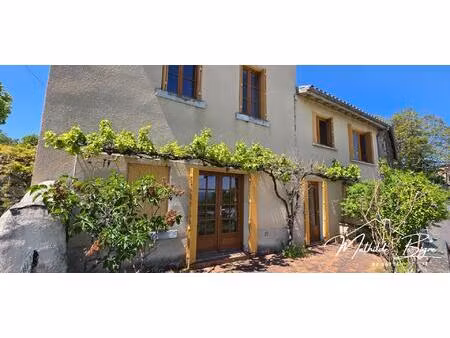 à chalus  au cœur d’un cadre champêtre et calme