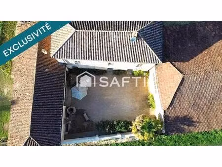 charme d’antan  grand volume  potentiel pour activité artisanale ou mécanique