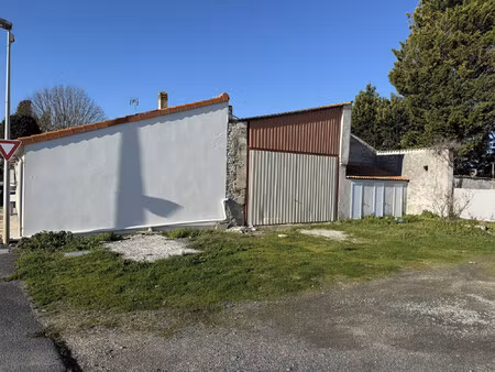 grange en pierre à réinventer – beau potentiel d'aménagem