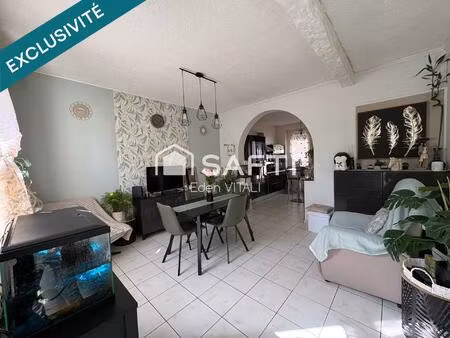 maison mitoyenne de 61 m2  2 chambres  courette extérieur.