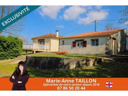 deux maisons  plus d'un hectare de nature avec un étang