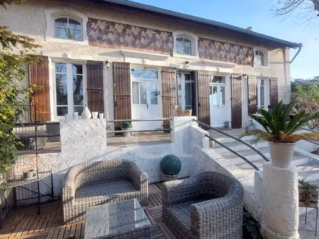 villa avec 2 appartement à visan