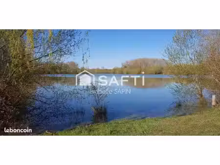 bois à proximité du plan d'eau de jaunay-clan