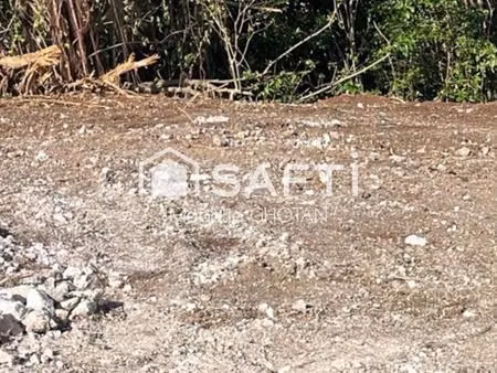 terrain de 2 078 m² à vendre au moule