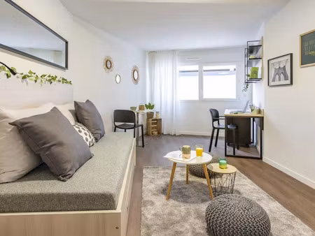location meublée appartement 1 pièce 18.31 m² à bobigny (93000)  687 €