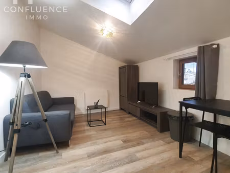 casteljaloux : t2 meublé en location à l'année en hypercentr