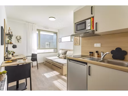 location meublée appartement 1 pièce 18.08 m² à annecy (74000)  600 €