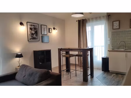 location meublée appartement 2 pièces 40 m² à jonquières-saint-vincent (30300)  665 €