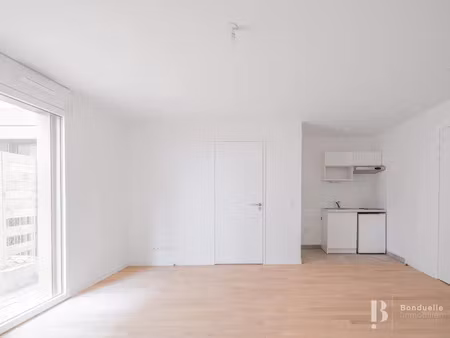 location appartement 1 pièce 32 m² à courbevoie (92400)  980 €