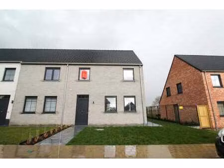 energiezuinige halfopen woning in meulebeke