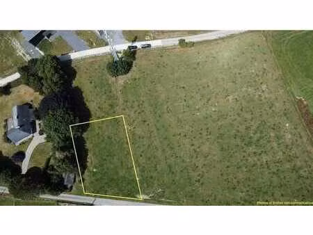 terrain à bâtir d'environ 8 ares à ortheuville