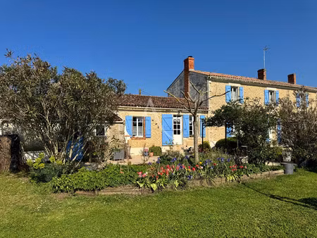 vente maison au gué-de-velluire (85770) : à vendre / 188m² le gué-de-velluire