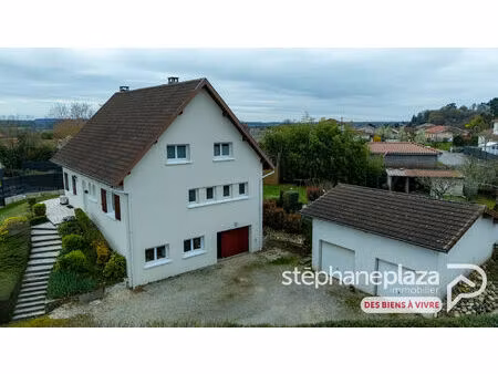 maison familiale de 173m²  4 chambres - garages de 44 et 37m² sur 1539m² de terrain - chal