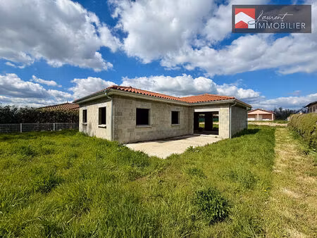 villa plain pied avec construction à terminer  113 m² environ - 5 minutes pont de vaux