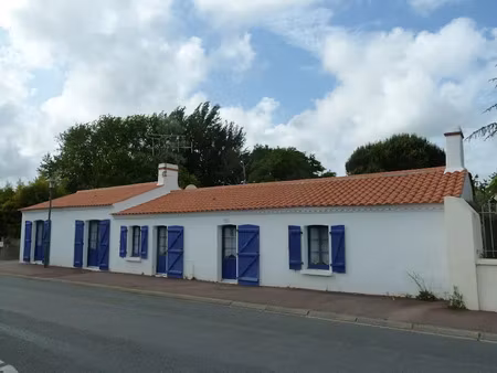 location maison 5 pièces 105.85 m² à bois-de-céné (85710)  800 €