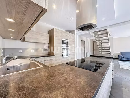 location meublée maison 4 pièces 111 m² à gex (01170)  2 600 €