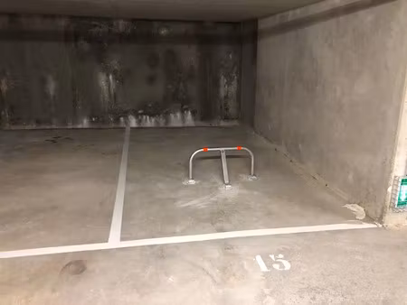 location parking à antibes (06600)  100 €