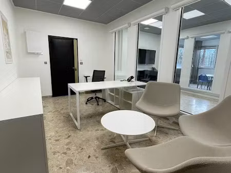 location locaux professionnels 14 m² à eybens (38320)  365 €