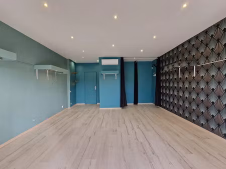 location locaux professionnels 33 m² à bordeaux (33000)  1 120 €