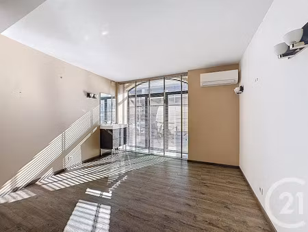 location locaux professionnels à bordeaux (33000)  8 400 €