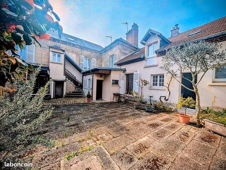 maison de ville 12 pièces 250 m²