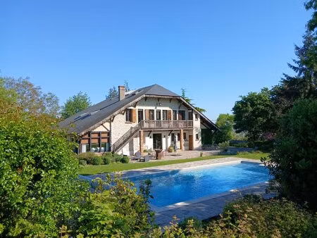 belle propriété sur terrain de 5783 m2 avec piscine