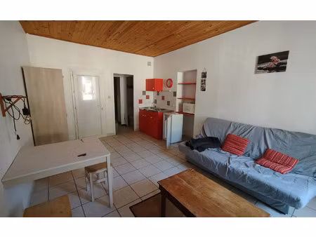 location appartement  m² t-1 à largentière  354 €
