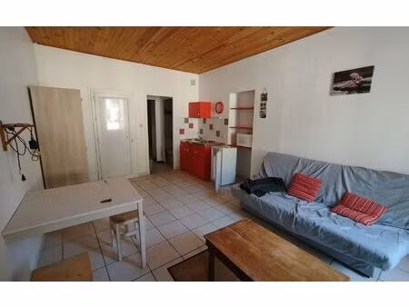 location appartement  m² t-1 à largentière  355 €