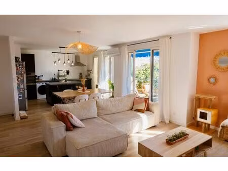 location appartement  85.83 m² t-4 à marseille 9  1 389 €