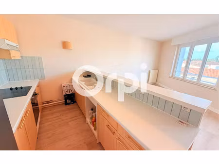 location appartement  m² t-3 à surgères  660 €