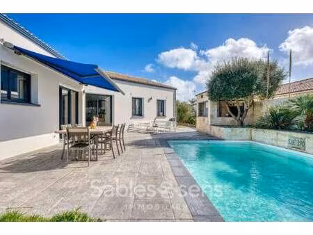 villa de luxe à vendre aux sables-d'olonne : 676 000 €