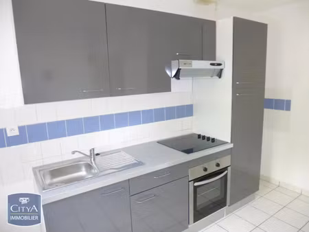 location appartement 3 pièces à sablé-sur-sarthe (72300) : à louer 3 pièces / 64m² sablé-s