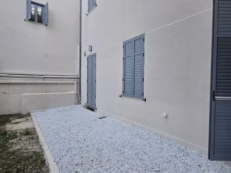 location appartement 2 pièces 40 m² à cannes (06400)
