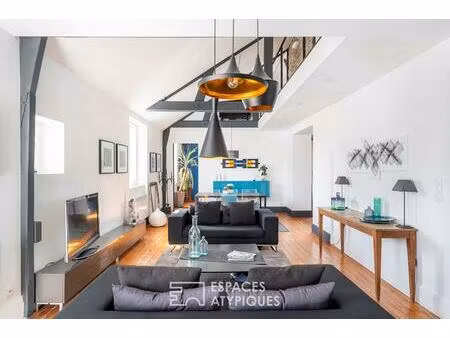 loft d'architecte avec volume cathédrale proche des remparts