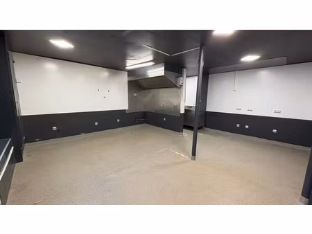 cires-lès-mello local commercial de 30m2