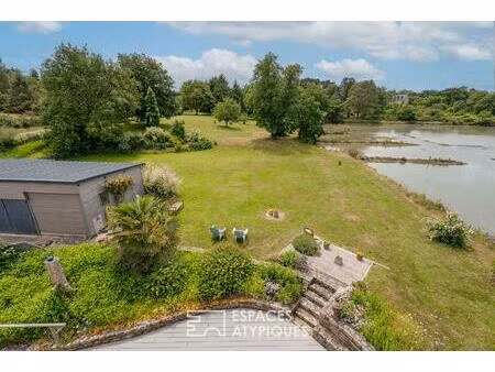 atypique et authentique : maison en pierre avec vue sur l'eau à baden