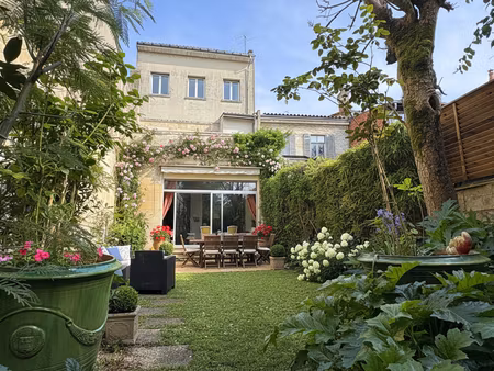 demeure au coeur du quartier saint-seurin