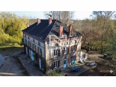 demeure de maître entre chalon et beaune : maison d'hôtes gîtes de charme sur 6700m²