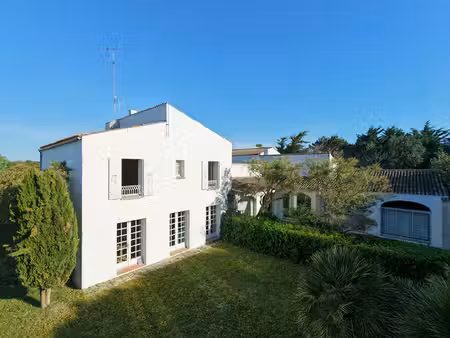maison d'architecte 1970 - la rémigeasse 284 m² habitables 10 pièces