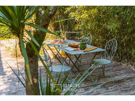 villa confidentielle aux prestations remarquables  nichée dans un écrin de verdure