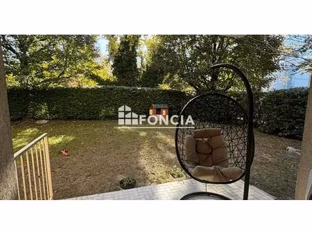 a vendre spacieux t7 avec jardin