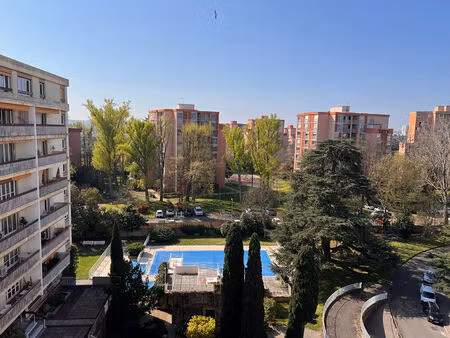 appartement t5 dernier étage avec parking et cave secteur croix de pierre