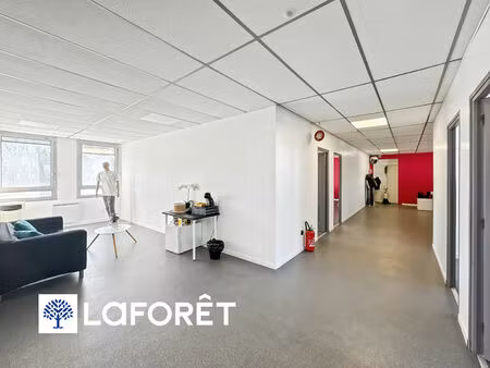 bureaux ris orangis 209.62 m2  proche tramway