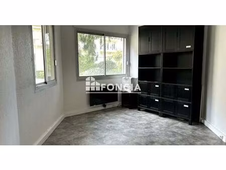 bureaux 3 pièces 69.63m² à versailles