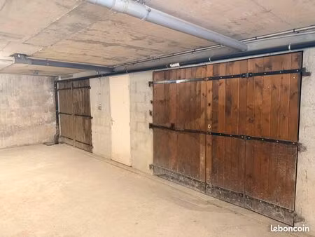 vends garage trans en provence