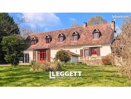 maison 10 pièces 196 m²