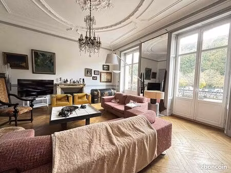 appartement 3 pièces 119 m²